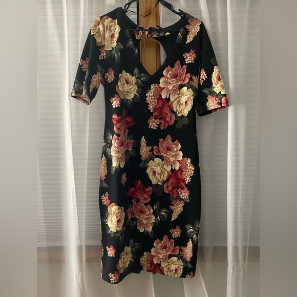 premier amour Dresses & Skirts - Floral midi dress